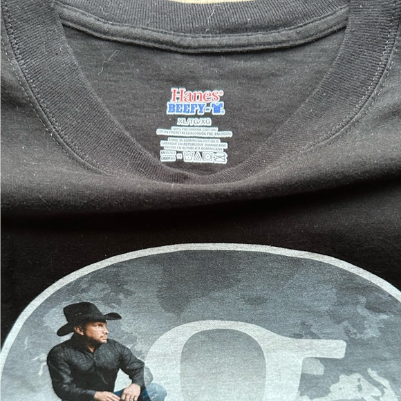 Garth Brooks 2014- 2015 world tour shirt - Picture 3 of 6
